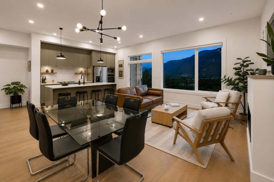 Condo in Squamish, British Columbia, Canada 4 - 18643092