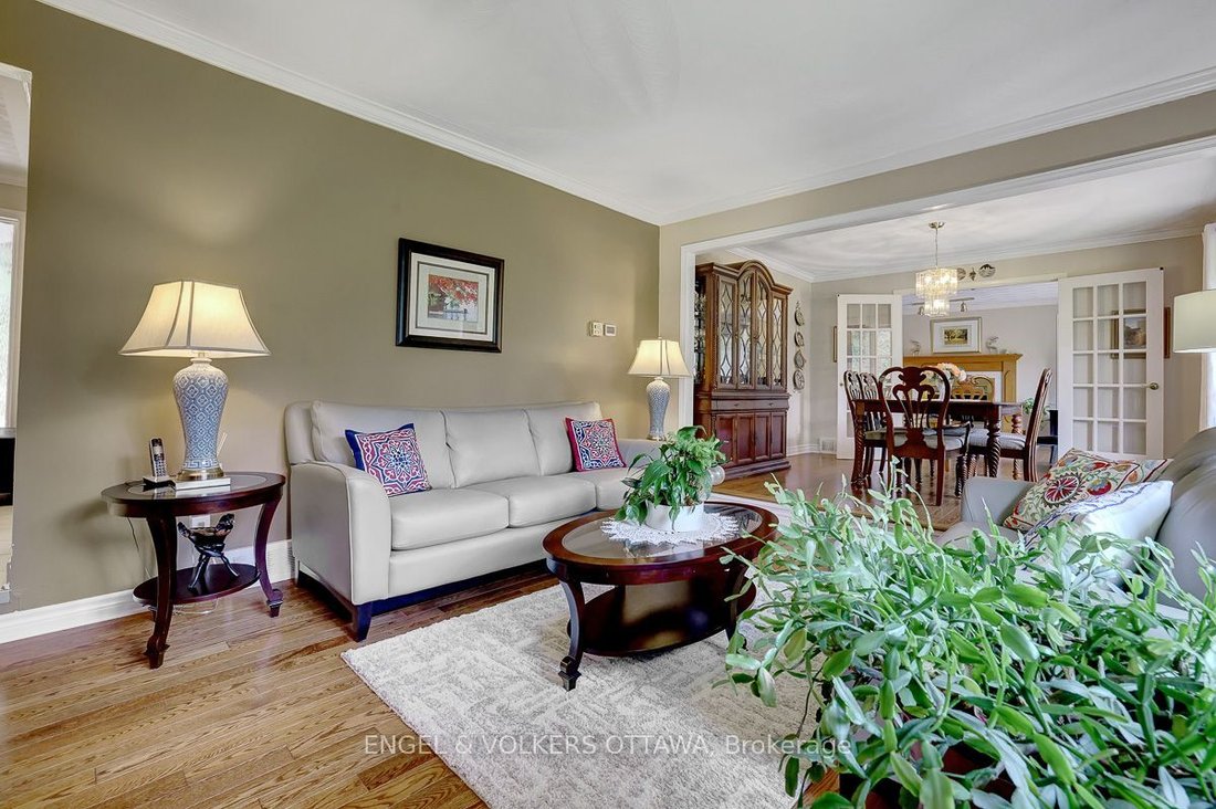 House in Ottawa, Ontario, Canada 5 - 18643514