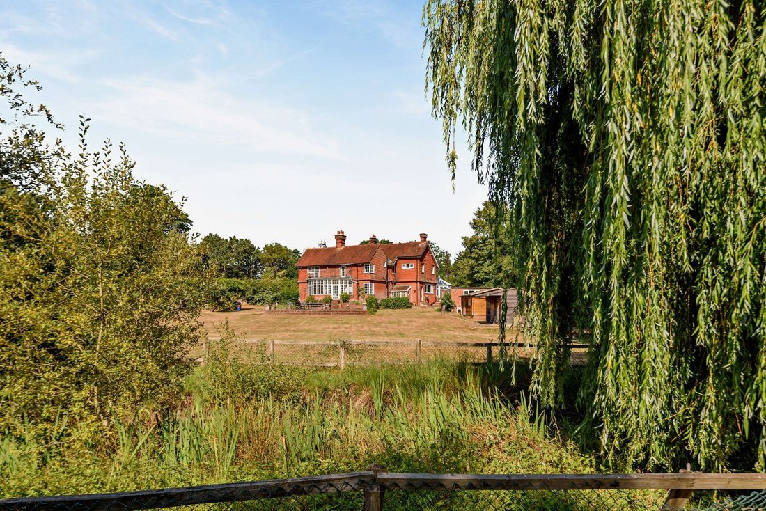 House in Burgess Hill, England 2 - 18645888