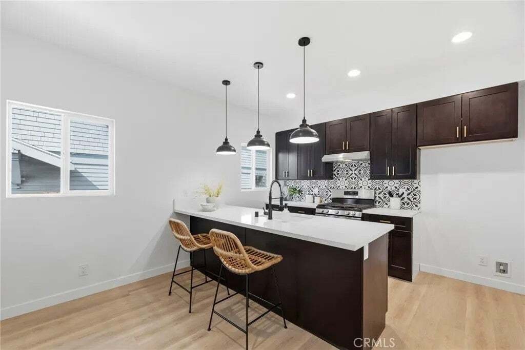 Los Angeles, California, United States 2 - 18229703