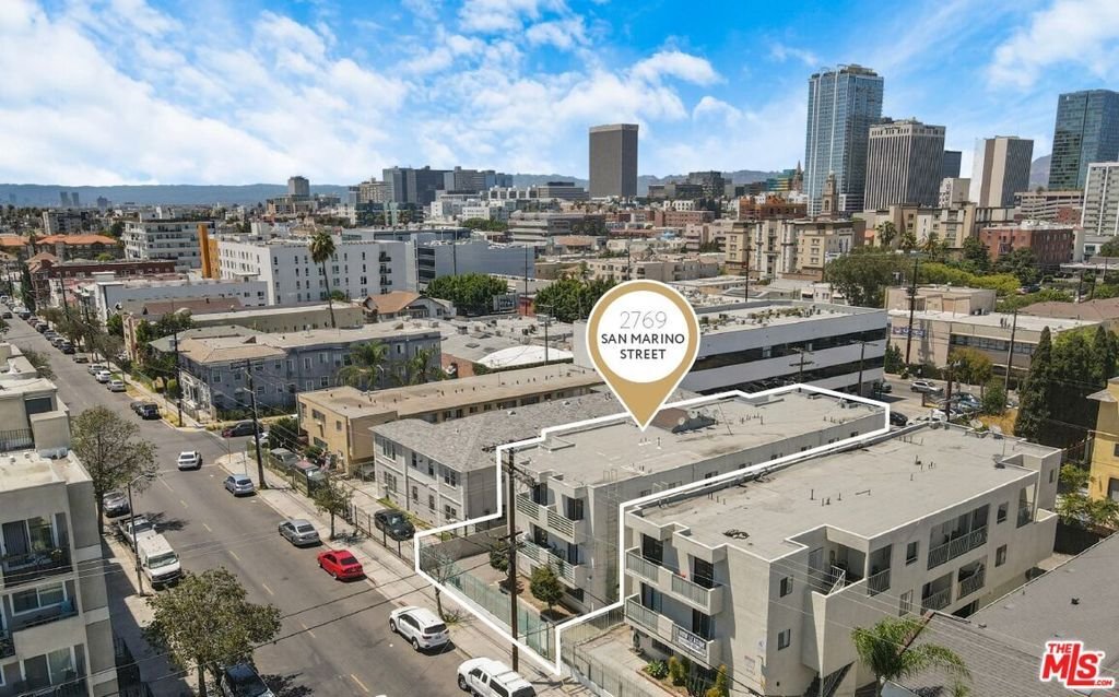 Los Angeles, California, United States 3 - 18645933