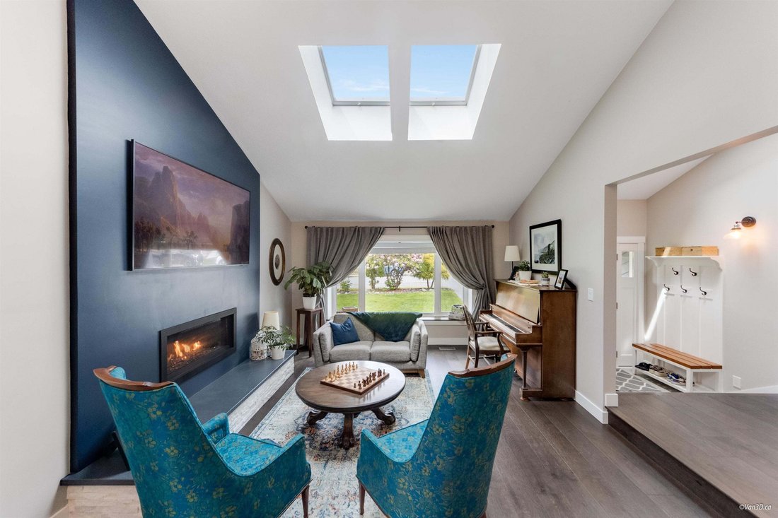 House in Squamish, British Columbia, Canada 5 - 18642773