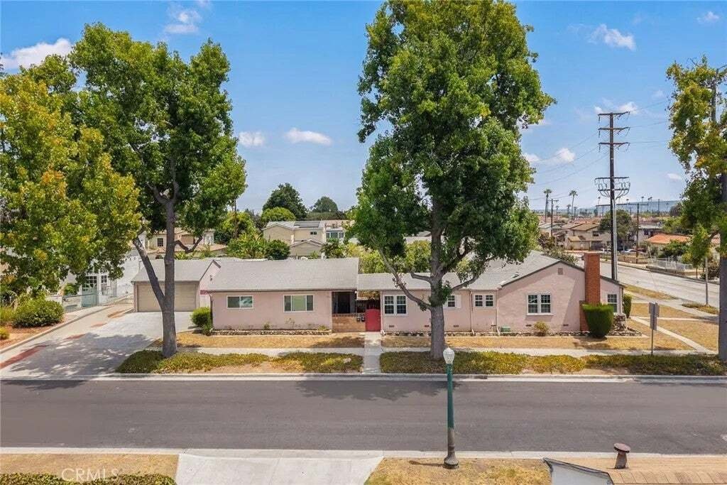 Alhambra, California, United States 5 - 18646520