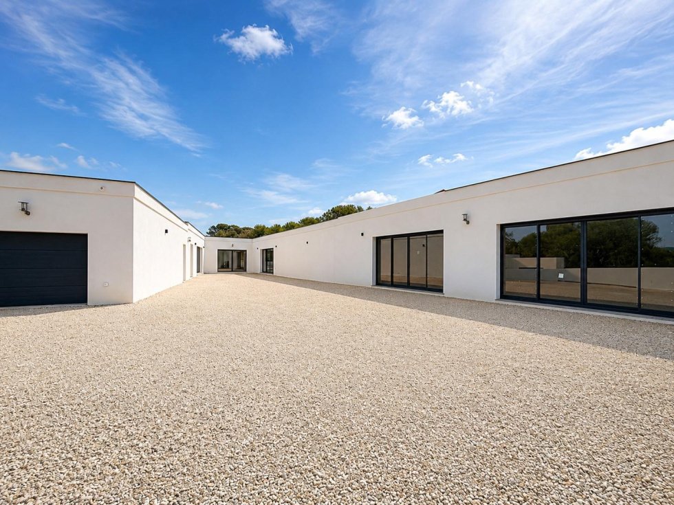 House in Centre Ville, Bagnols-sur-Ceze, France 1 - 18642352
