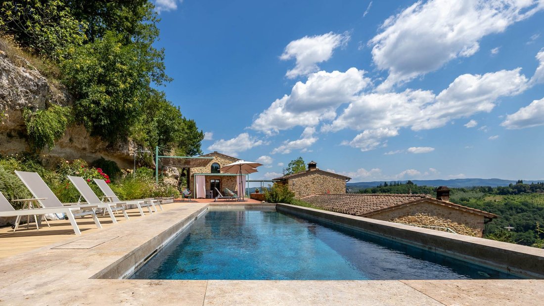 Poggibonsi, Tuscany, Italy 4 - 18647426