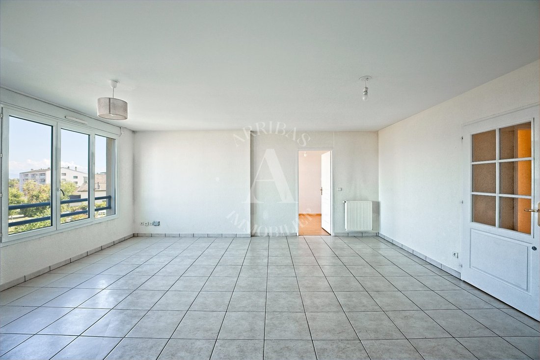 Apartment in Divonne-les-Bains, Auvergne-Rhône-Alpes, France 2 - 18648510