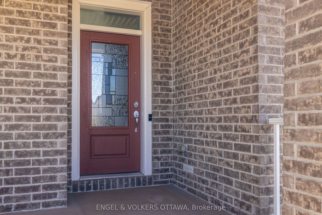 House in Ottawa, Ontario, Canada 4 - 18643847