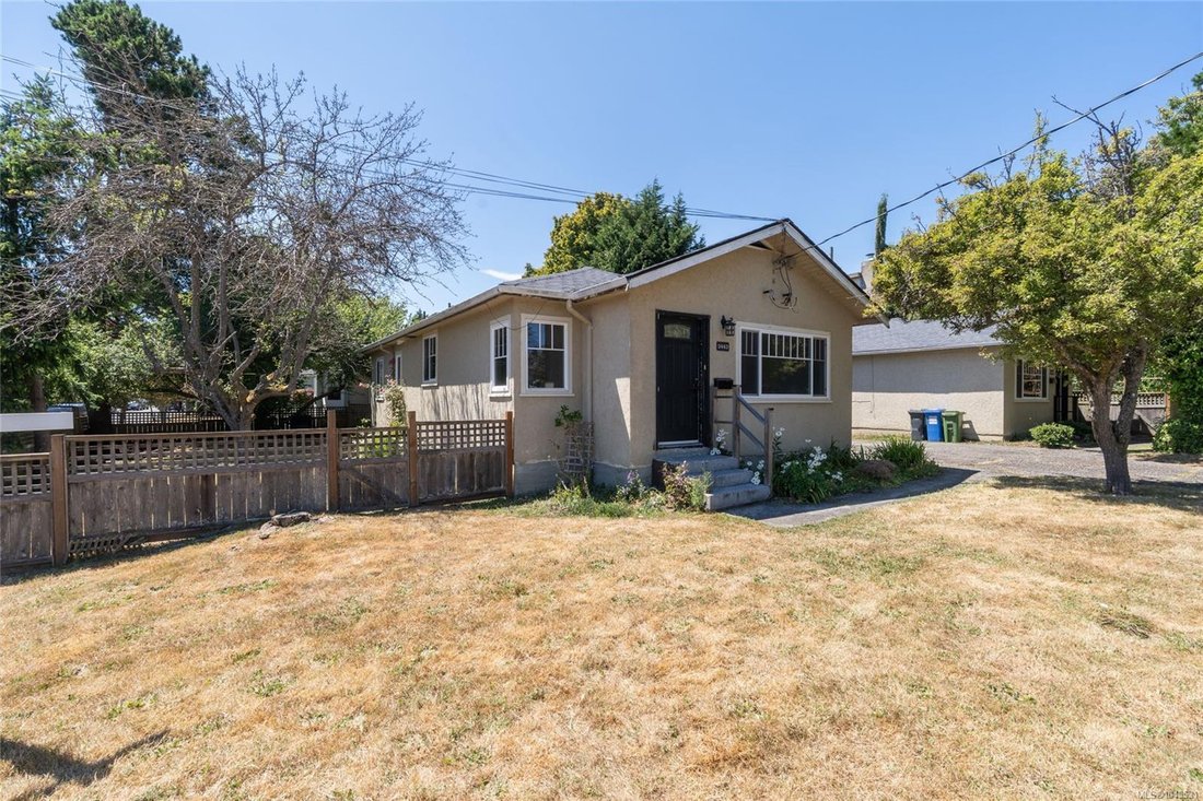 House in Oak Bay, British Columbia, Canada 5 - 18643616