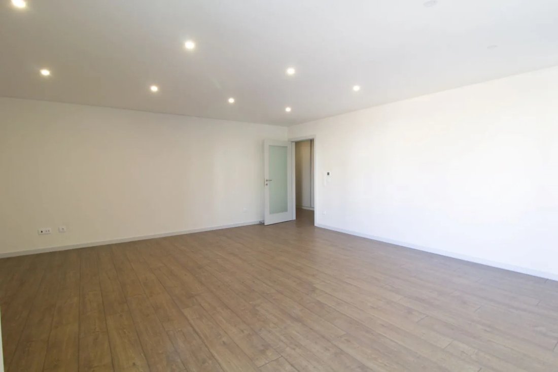 Apartment in Cedofeita, Santo Ildefonso, Se, Miragaia, Sao Nicolau e Vitoria, Porto District, Portugal 3 - 14899849