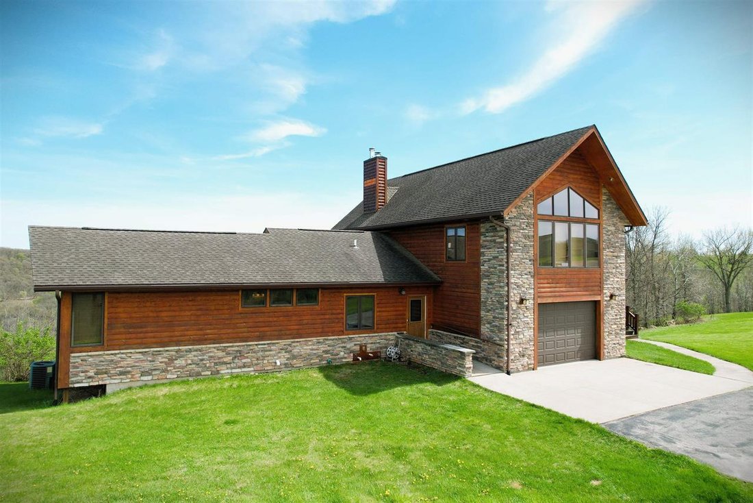 House in Eastman, Wisconsin, United States 1 - 17021159