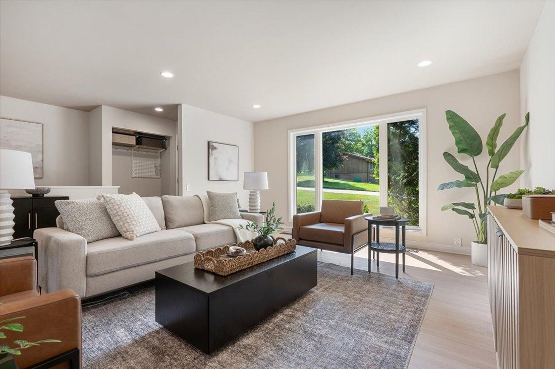 House in Eden Prairie, Minnesota, United States 3 - 18643174