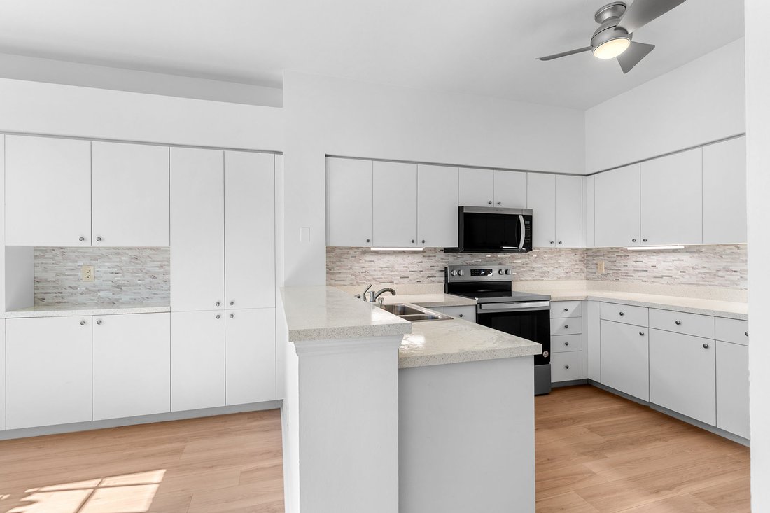 Condo in Naples, Florida, United States 5 - 17139283