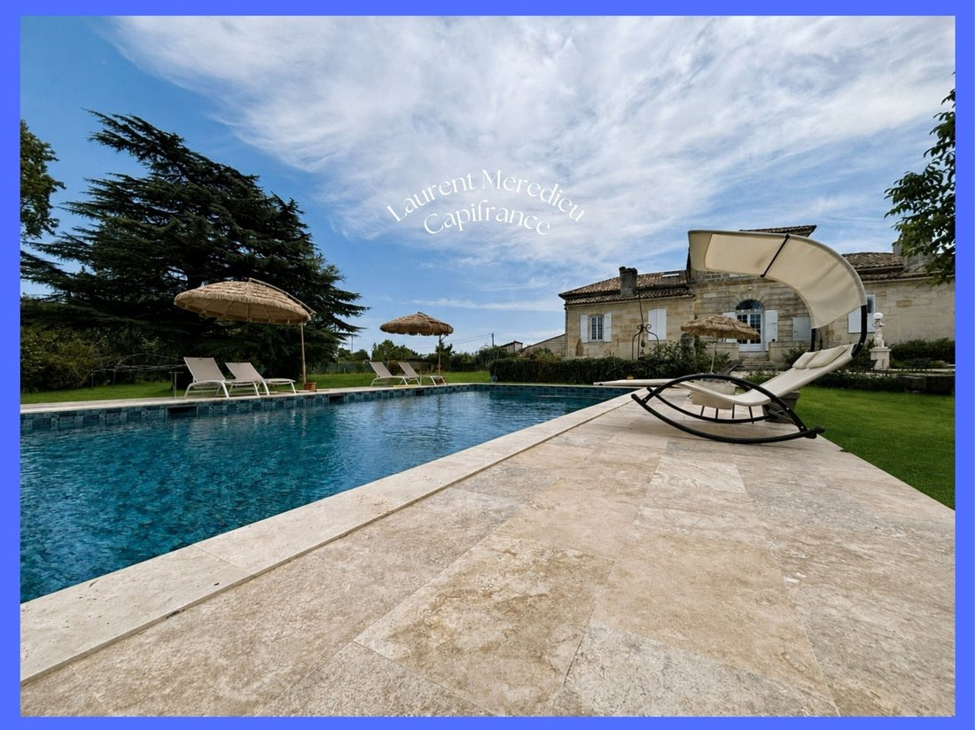 House in Lagrave-Le Bourg, Ambares-et-Lagrave, France 1 - 16971101