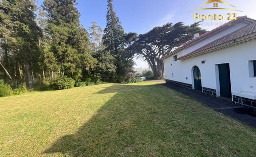 Villa in Santo Antonio da Serra, Madeira, Portugal 1