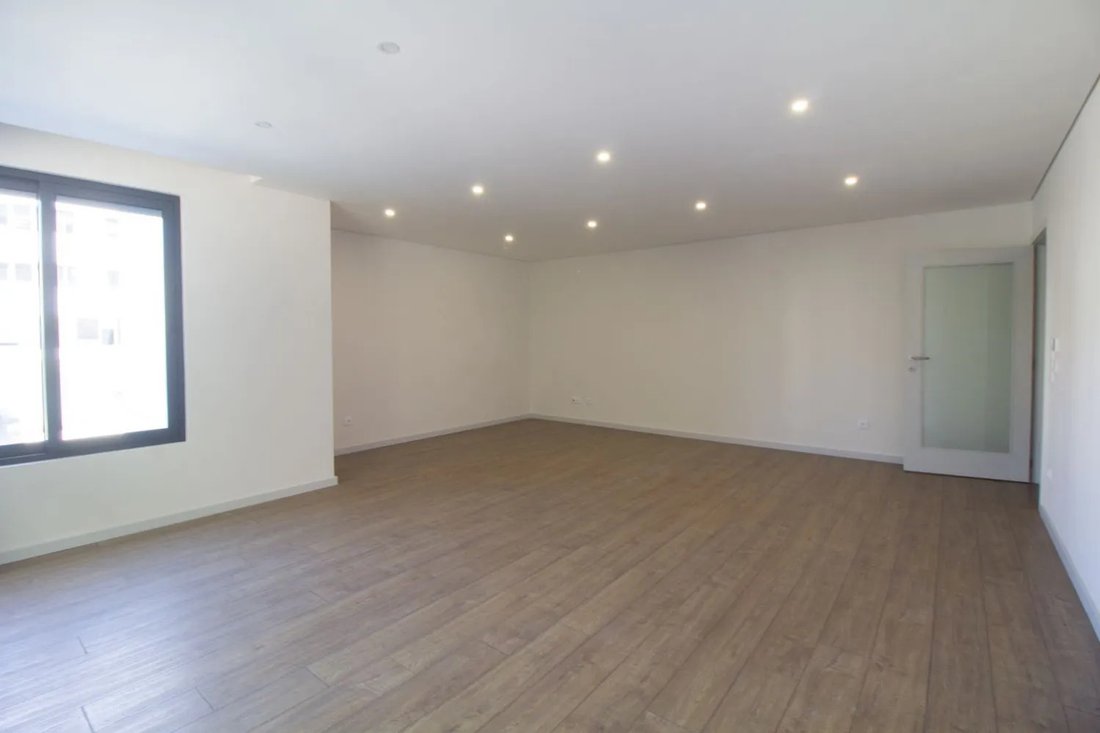 Apartment in Cedofeita, Santo Ildefonso, Se, Miragaia, Sao Nicolau e Vitoria, Porto District, Portugal 3 - 14899839