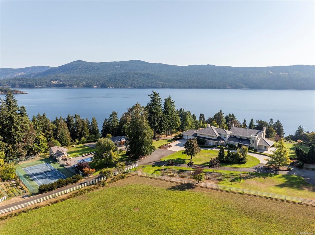 House in Cowichan Bay, British Columbia, Canada 5 - 18643470