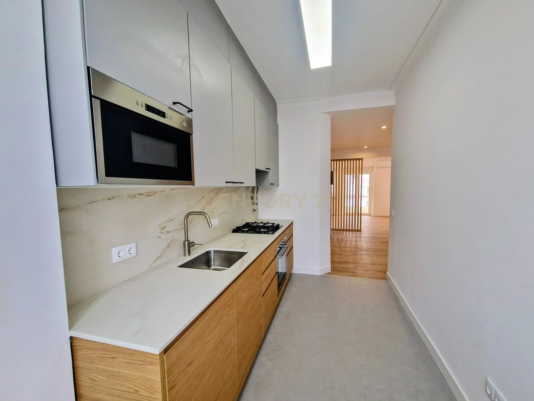Apartment in Carcavelos e Parede, Lisbon, Portugal 1 - 17361559