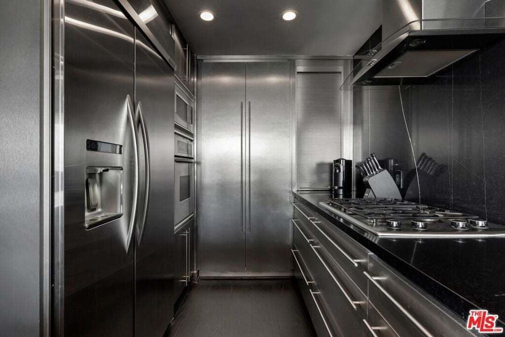 Condo in Los Angeles, California, United States 5 - 18643017