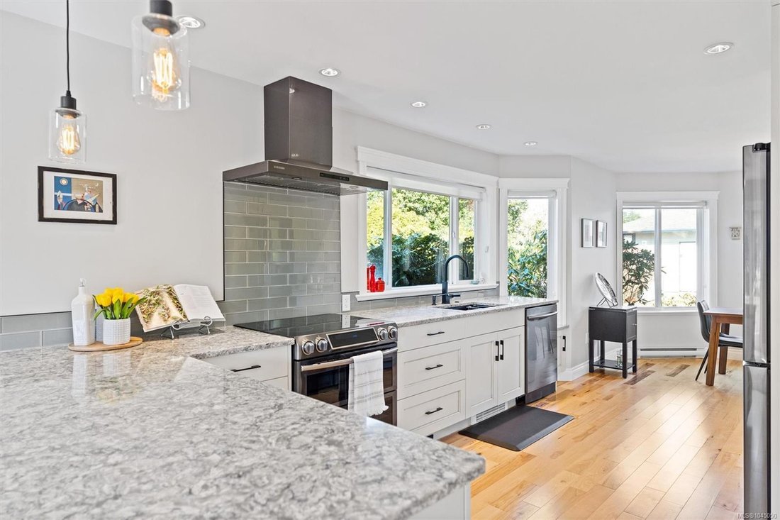 Townhouse in Sooke, British Columbia, Canada 5 - 18643730