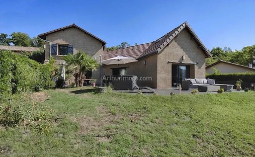 Casa a Saint-Chef, Auvergne-Rodano-Alpi, Francia 1