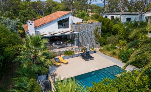 Villa in Valescure-Vaulongue-Clair Bois-Vallon Suveret, Saint-Raphaël, France 1