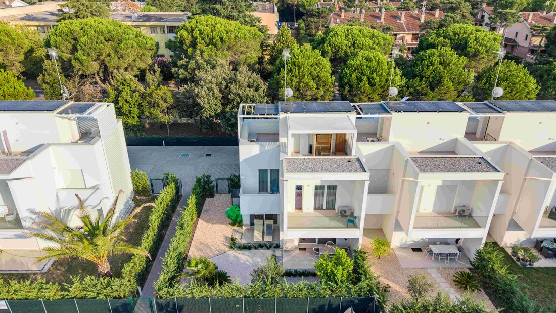 Villa in Lignano Sabbiadoro, Friuli – Venezia Giulia, Italy 2 - 16623586