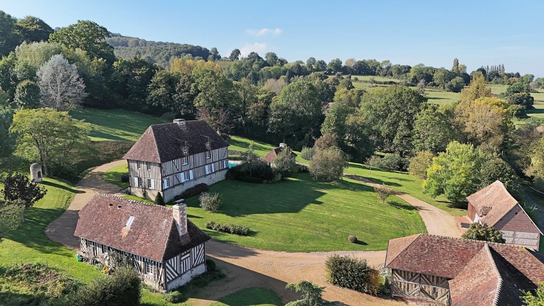 Castle in L'Oudon, Saint-Pierre-en-Auge, France 1 - 18646339