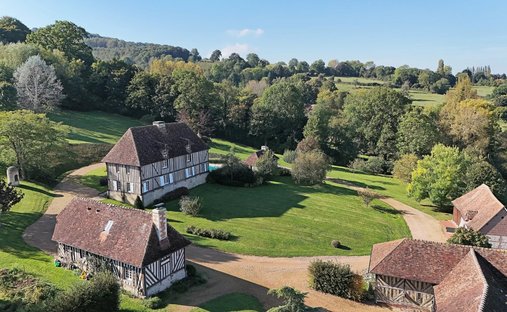 Castle in L'Oudon, Saint-Pierre-en-Auge, France 1