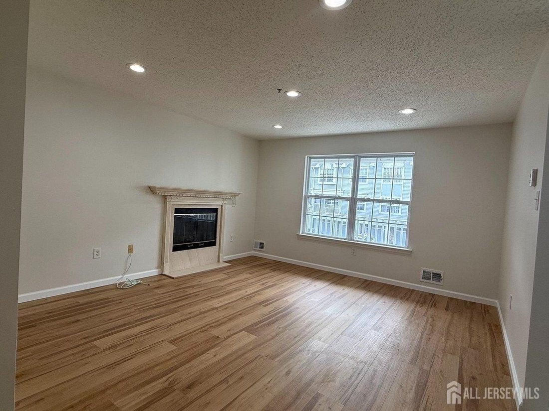 Condo in Metuchen, New Jersey, United States 2 - 18644988