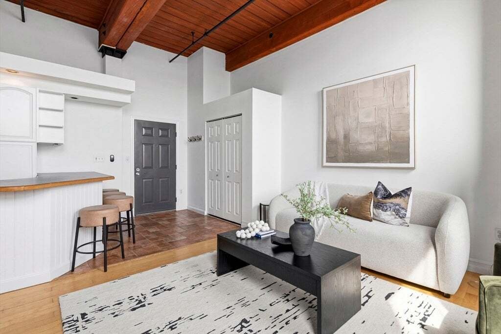 Condo in Boston, Massachusetts, United States 5 - 18642588