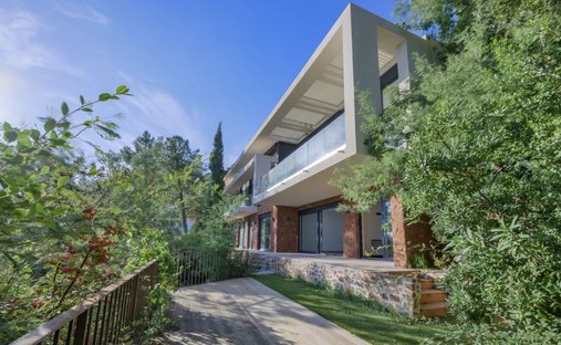 Villa in Le Dramont-Agay-Anthéor-Le Trayas, Saint-Raphaël, France 1