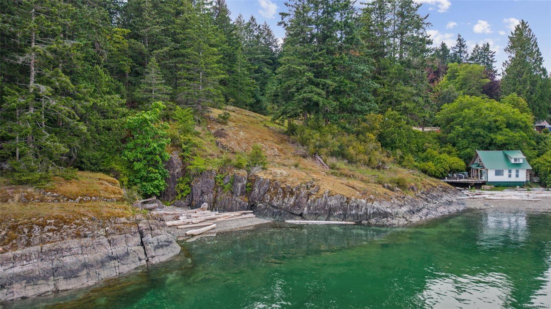 Land in Heriot Bay, British Columbia, Canada 2 - 18643645