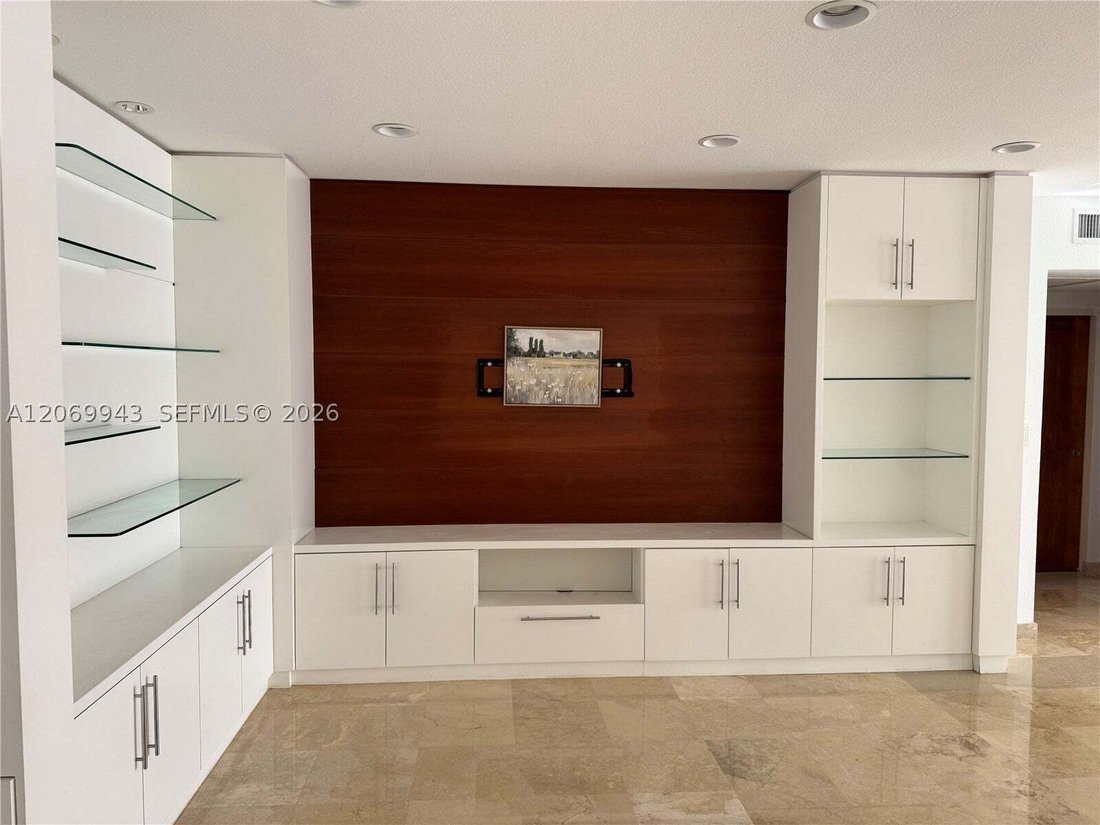 Condo in Miami, Florida, United States 1 - 18647349