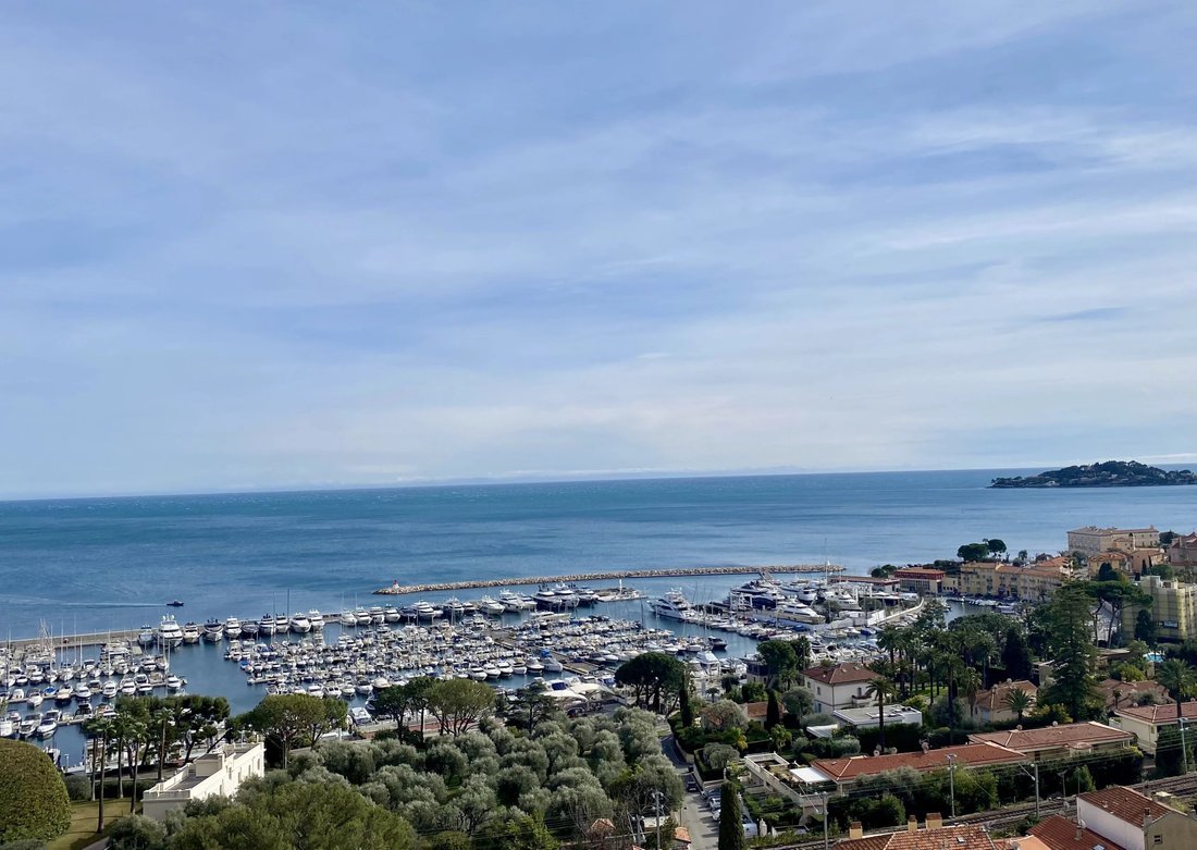 Apartment in Beaulieu-sur-Mer, Provence-Alpes-Côte d'Azur, France 2 - 17241761