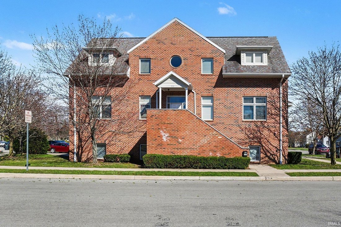 House in South Bend, Indiana, United States 1 - 18644477