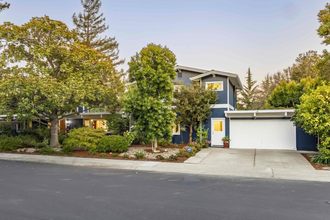 House in East Palo Alto, California, United States 1 - 18646103