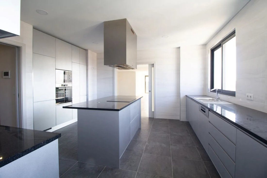 Apartment in Cedofeita, Santo Ildefonso, Se, Miragaia, Sao Nicolau e Vitoria, Porto District, Portugal 3 - 14899851