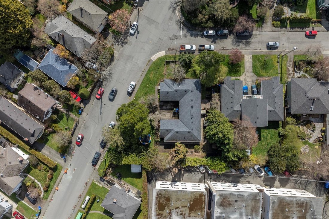 House in Oak Bay, British Columbia, Canada 2 - 18643616