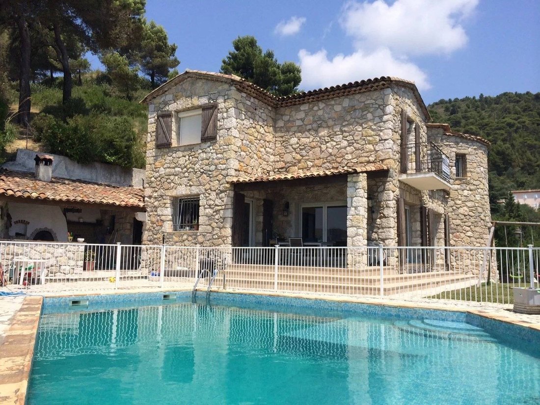 Villa in Tourrette-Levens, Provence-Alpes-Côte d'Azur, France 1 - 15663876