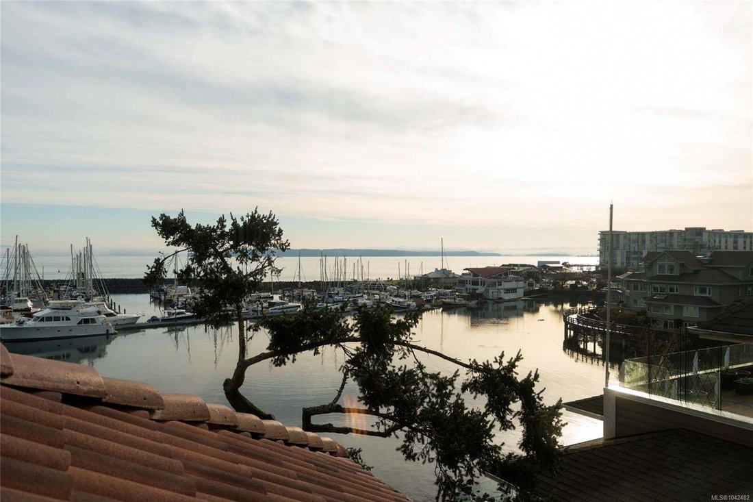 Townhouse in Sidney, British Columbia, Canada 5 - 18643453