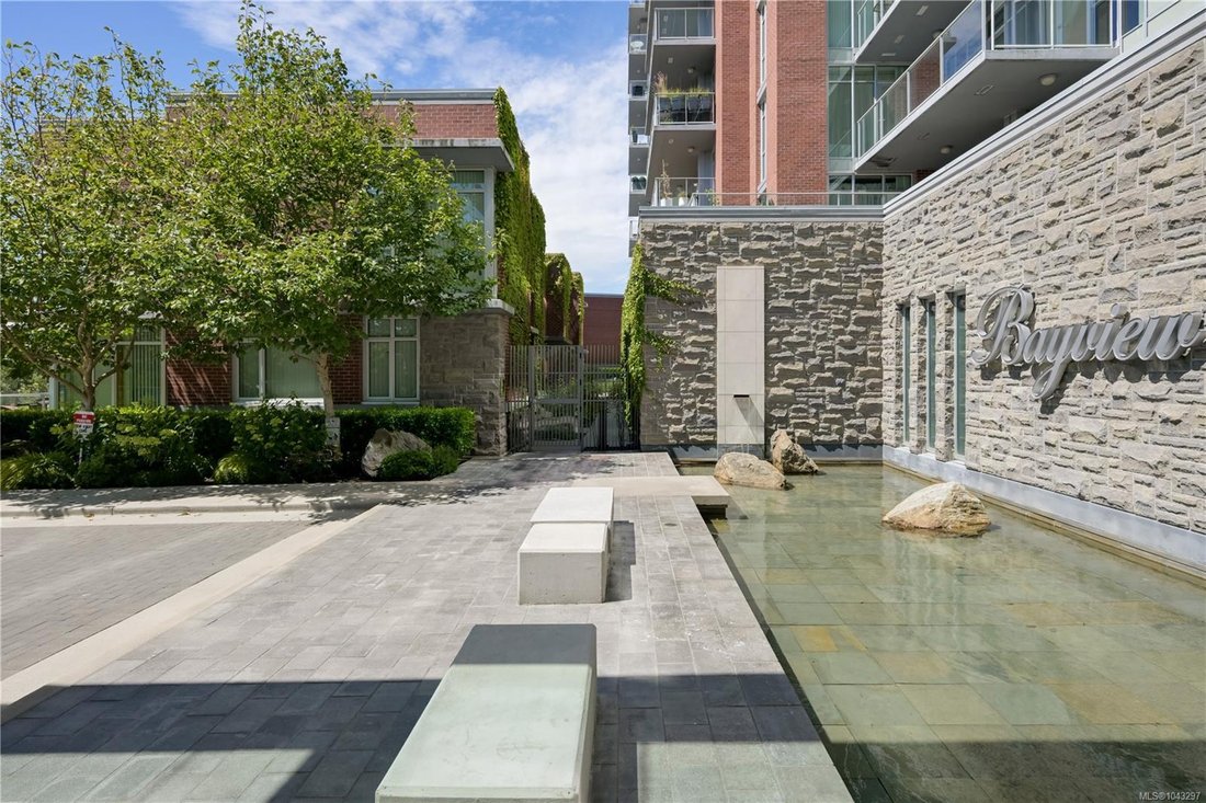 Townhouse in Victoria, British Columbia, Canada 3 - 18643607