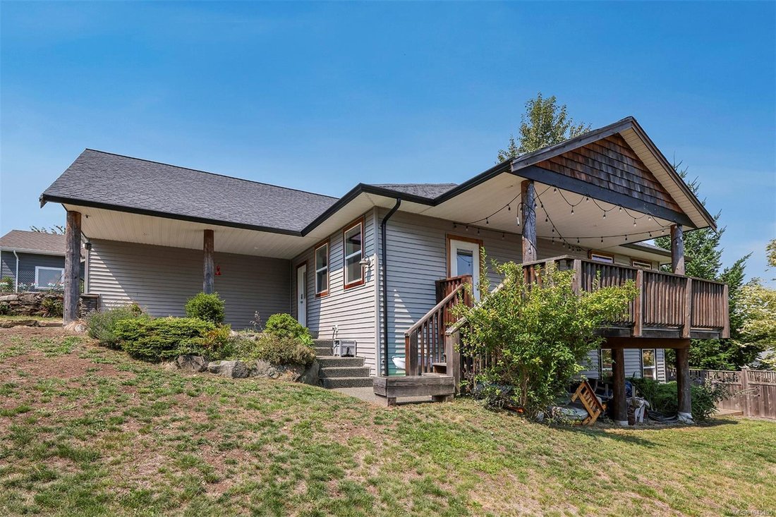 House in Cumberland, British Columbia, Canada 4 - 18643703