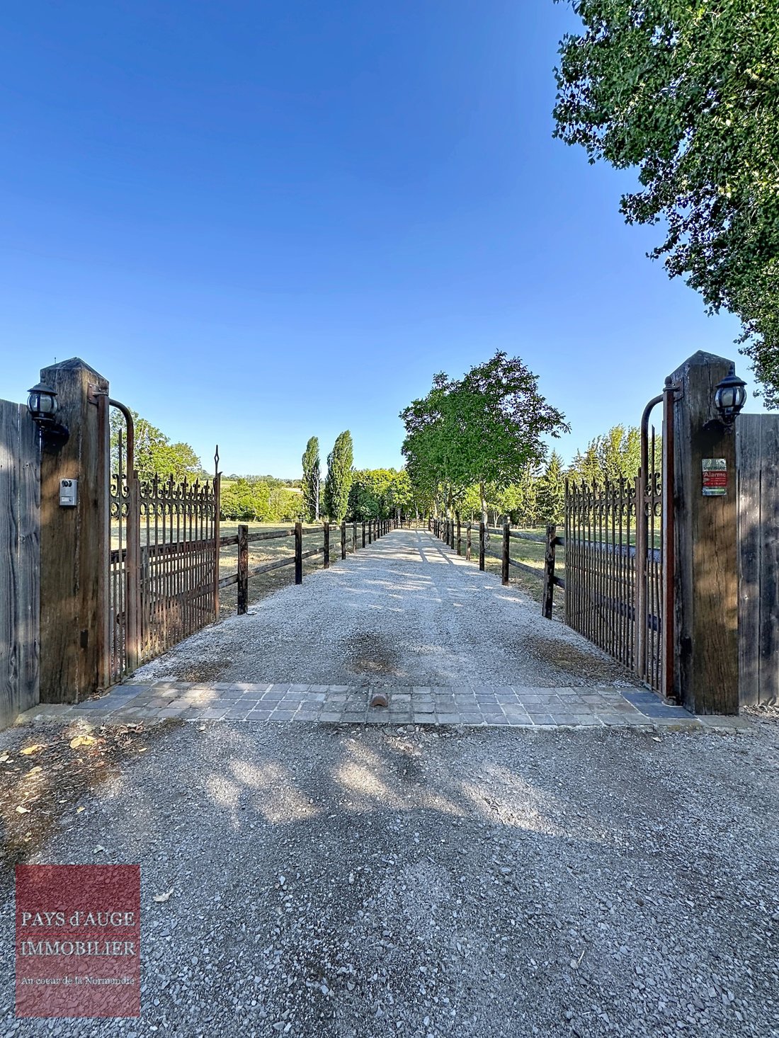 Estate in Saint-Gervais-des-Sablons, Normandy, France 2 - 18646404