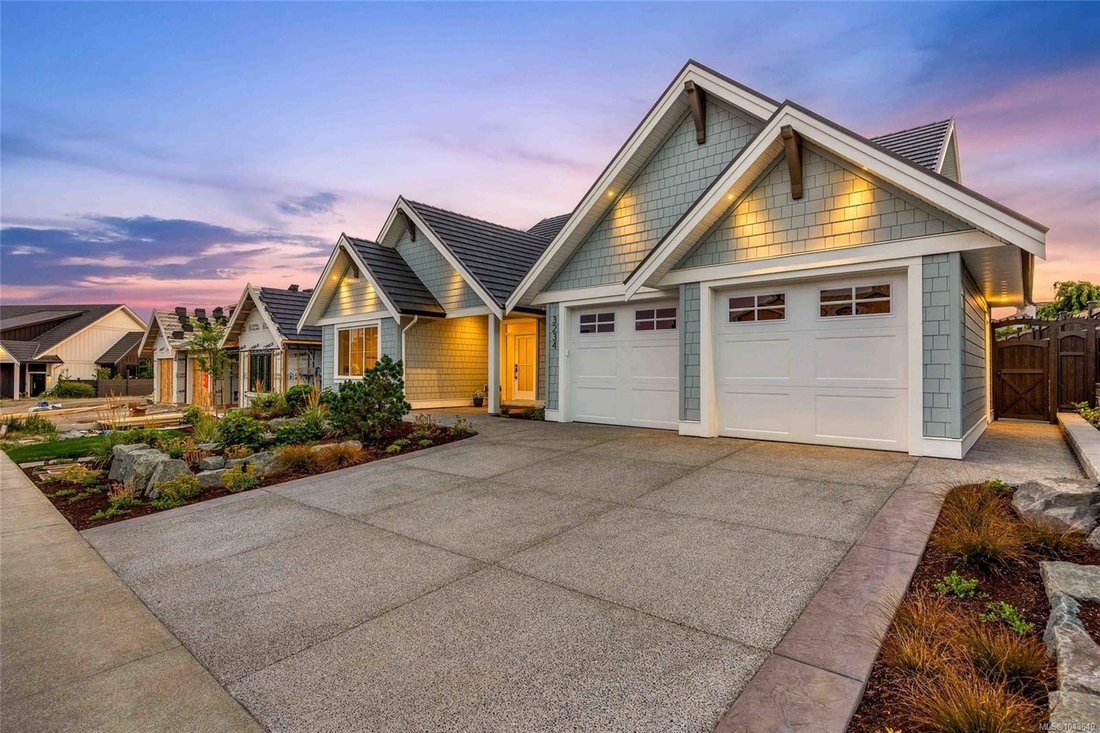 House in Courtenay, British Columbia, Canada 2 - 18643660