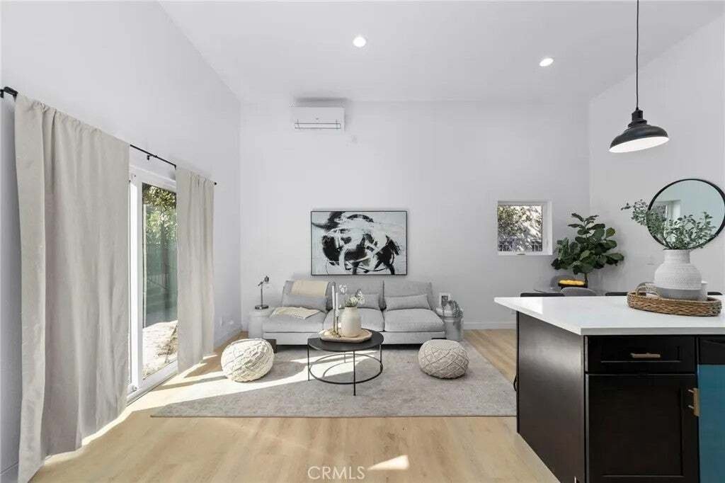 Condo in Los Angeles, California, United States 4 - 18562504