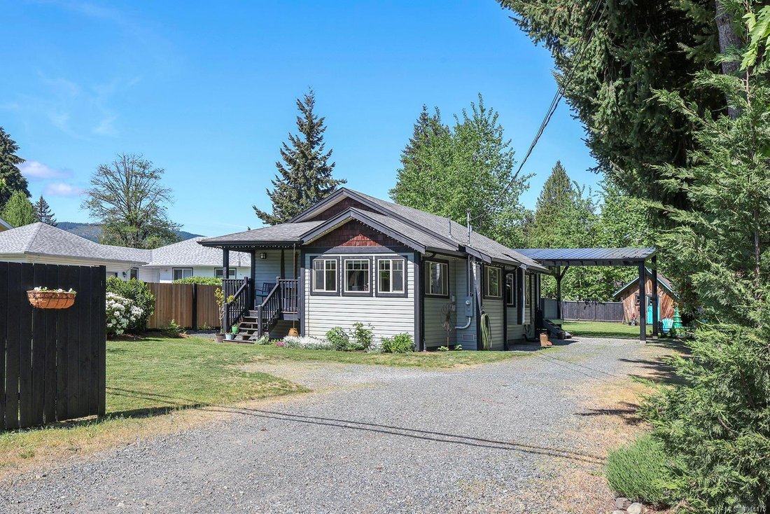 House in Cumberland, British Columbia, Canada 3 - 18643684