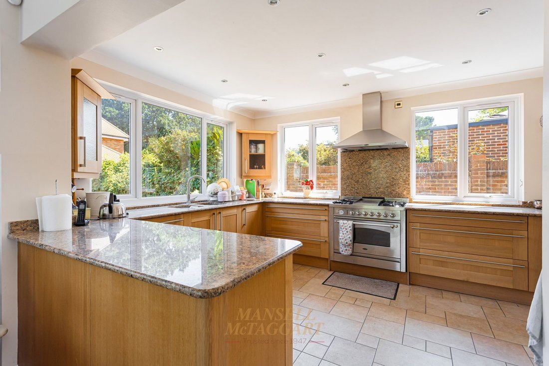 House in Horley, England 5 - 18644056