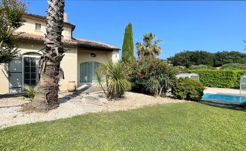 Estate in Uzès, Occitania, France 1