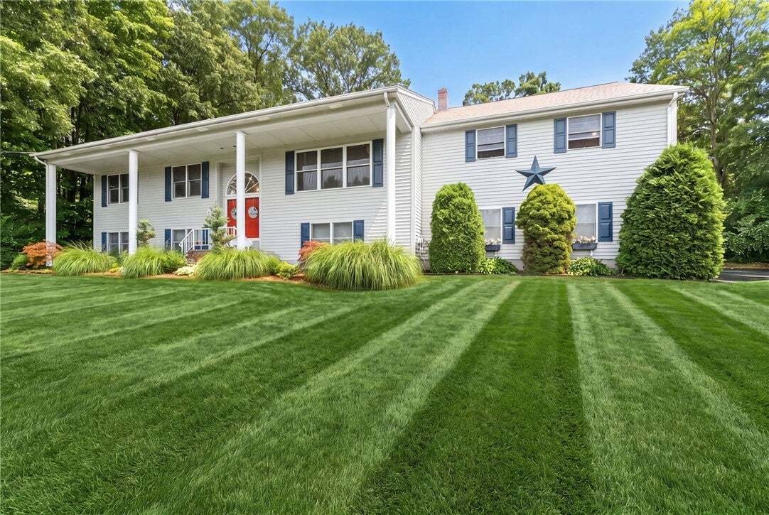 House in Woonsocket, Rhode Island, United States 3 - 18647378