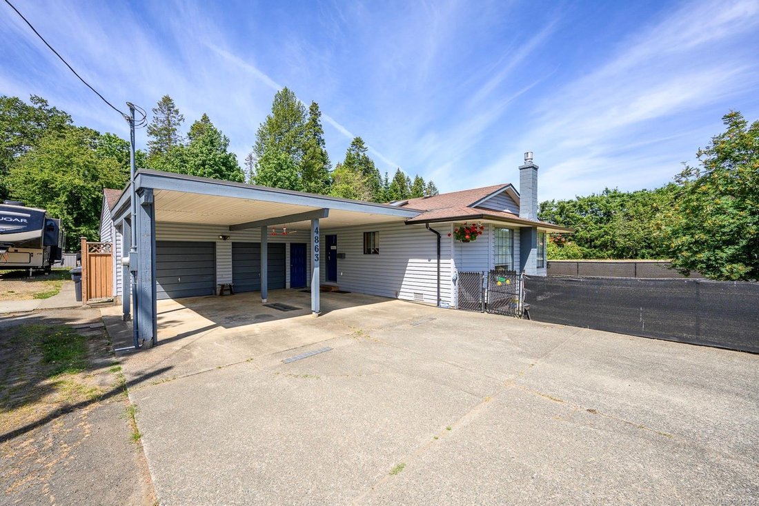House in Courtenay, British Columbia, Canada 2 - 18643528